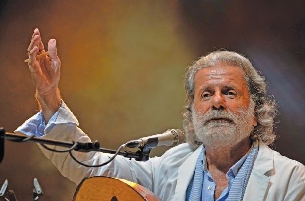  مارسيل خليفة يتحف المراكشيين في مهرجان للشعر 