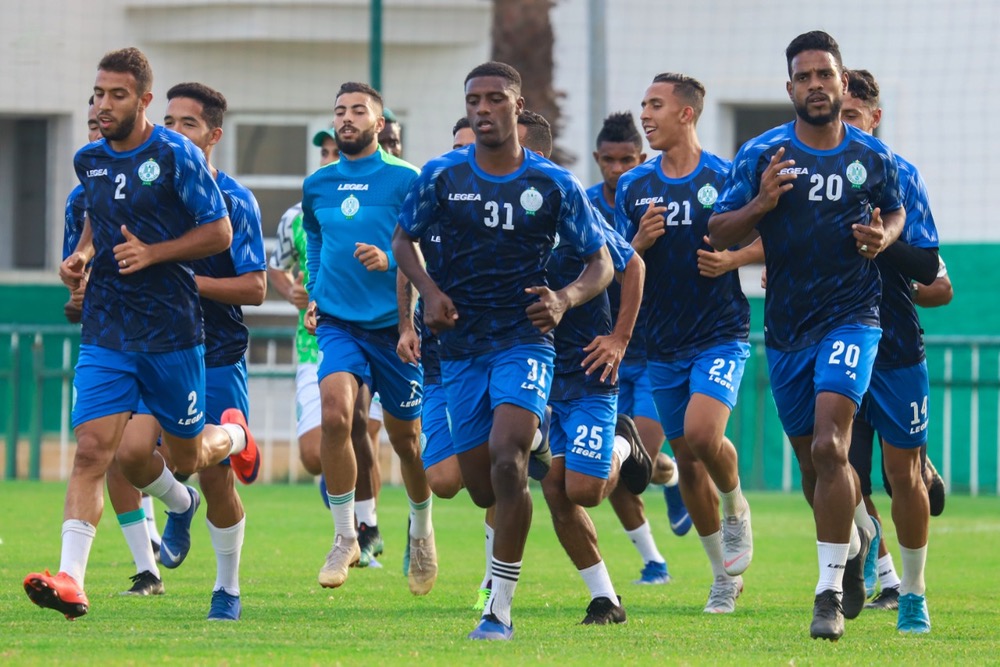  الرجاء ينهي تحضيراته لـ"الديربي" بحصة تدريبية في ملعب الفتح بالرباط 