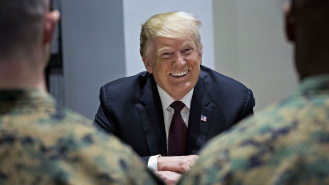 ترامب يَعفو عن ضباط متهمين بارتكاب جرائم حرب