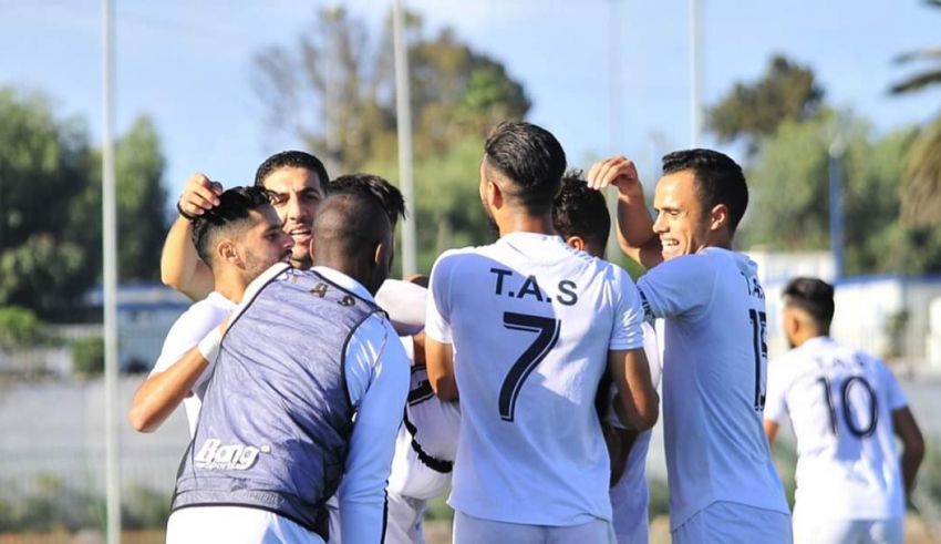  الاتحاد البيضاوي يَهزم الدفاع الجديدي ويتأهل إلى نهائي كأس العرش 