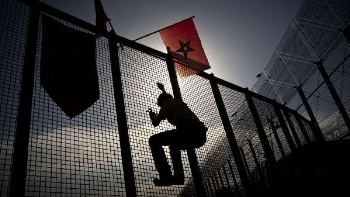  إسبانيا تطلب من المغرب مساعدتها في حماية حدود سبتة ومليلية لمدة 10 أشهر 