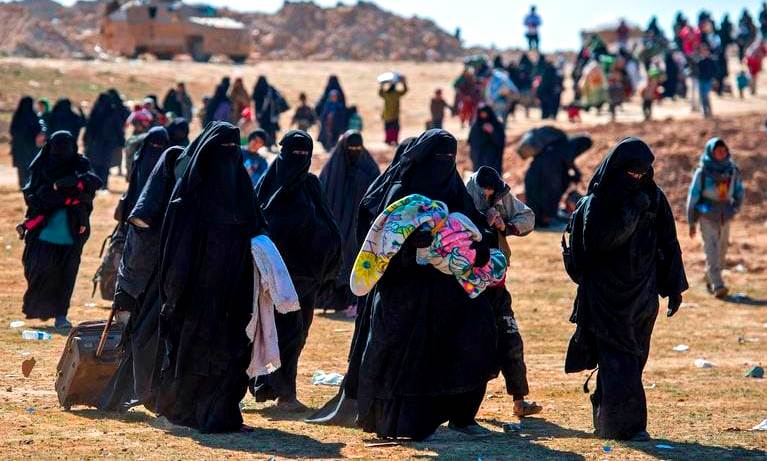  حوالي 300 مغربية مُحتجزة في سوريا.. وتنسيقية تشيد بمبادرة لإعادتهن 