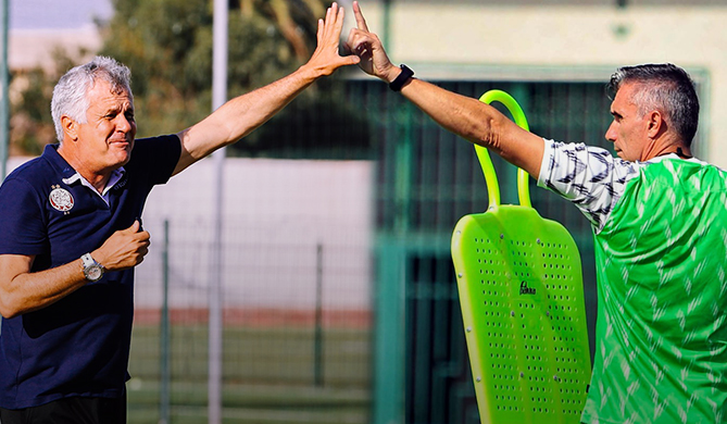  مانولوفيتش: الأفضل من سينتصر.. كارتيرون: لا أهتم لغيابات الوداد 