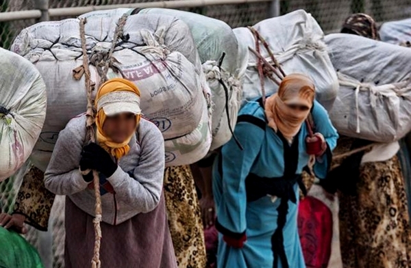 ممتهنات التهريب المعيشي "ينفجرن" في وجه السلطات المغربية على حدود سبتة