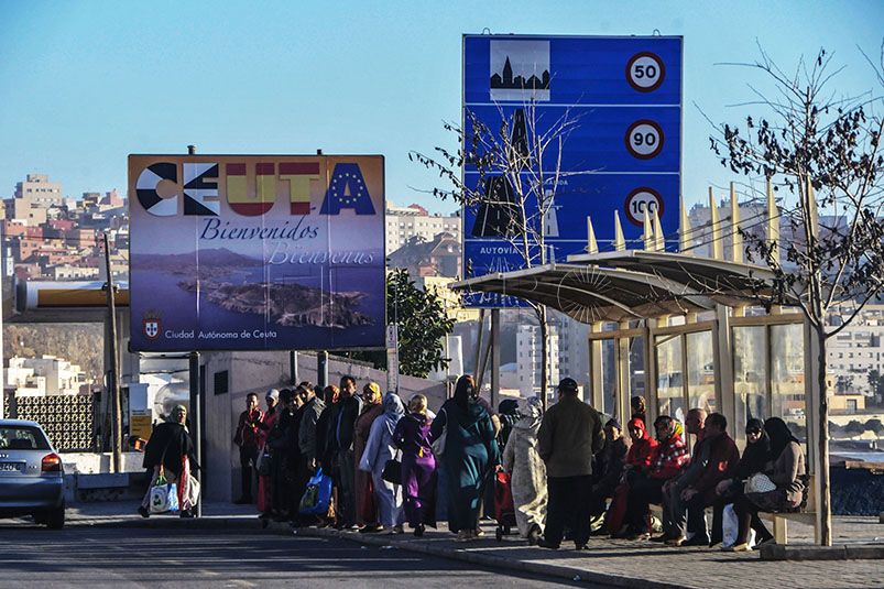  رئيس سبتة: خففوا الإجراءات الحدودية على السياح المغاربة القادمين للتسوق 