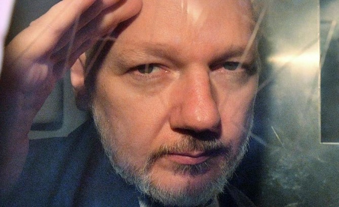  السويد تسقط تهم الاغتصاب عن مؤسس ويكيليكس 