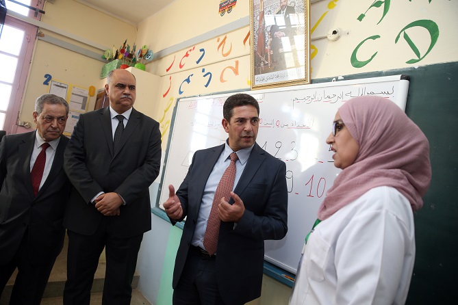 أمزازي يزور عددا من المؤسسات التعليمية بورزازات