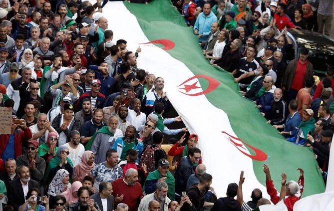 الجزائر.. قبول ملفات 5 مترشحين لانتخابات الرئاسة