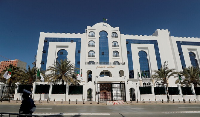 الإعلان عن القائمة النهائية للمُرشّحين لرئاسة الجزائر