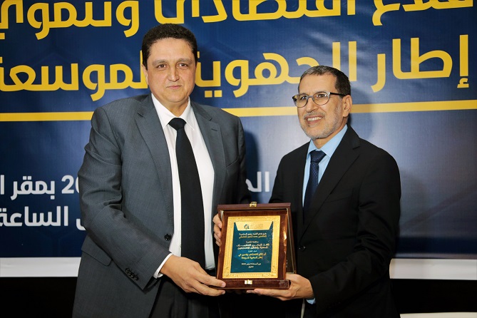 العثماني يناقش الإقلاع الاقتصادي في الجهوية الموسعة