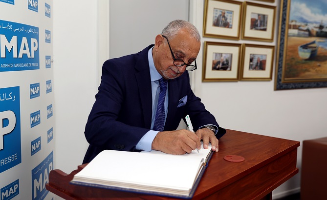 برادة: الصحافة الورقية بالمغرب "ستندثر قبل الموعد"