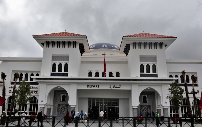  أياما بعد افتتاحها.. الأمطار تفضح محطة طنجة الجديدة 