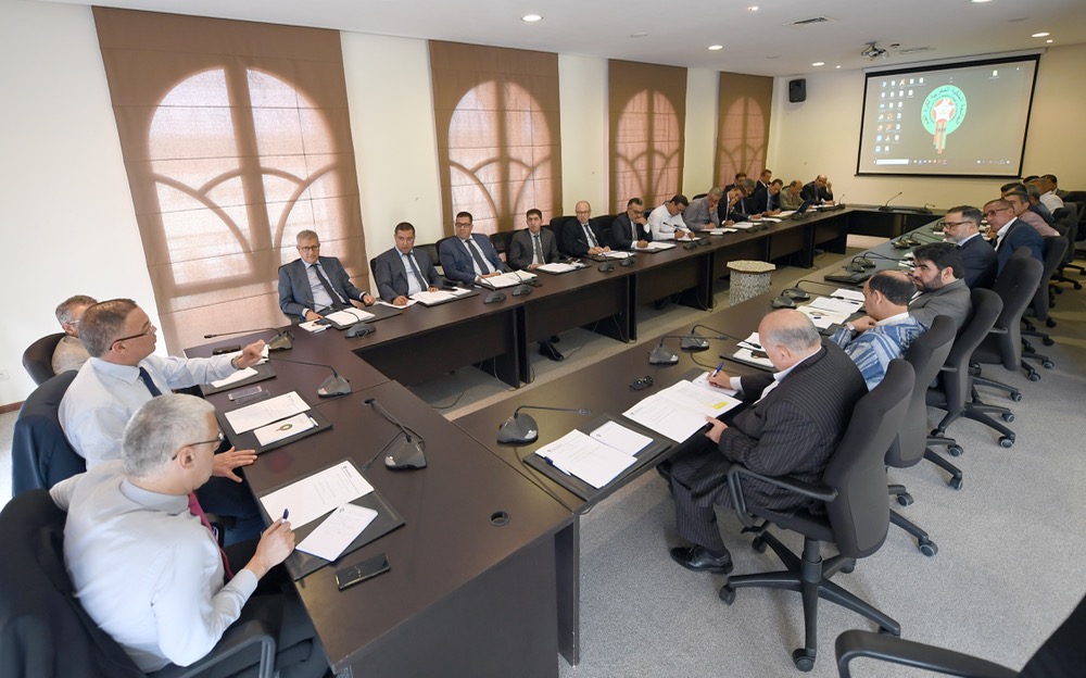 جامعةً الكرة تعتمد ستة وسطاء لاعبين لإبرام صفقات "الميركاتو"