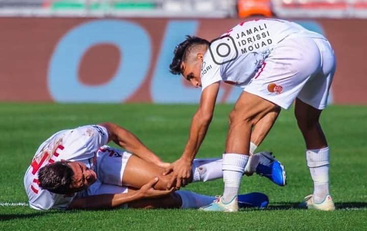 إصابة في "الرباط الصليبي" تنهي موسم مُدافع الوداد أشرف داري