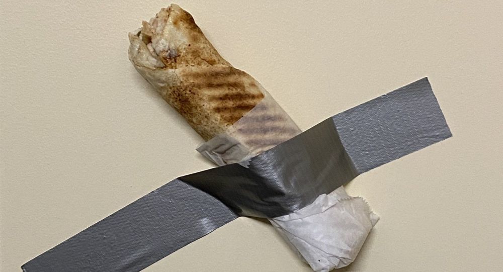 "شاورما على الحائط".. الرد العربي على موزة موريزيو