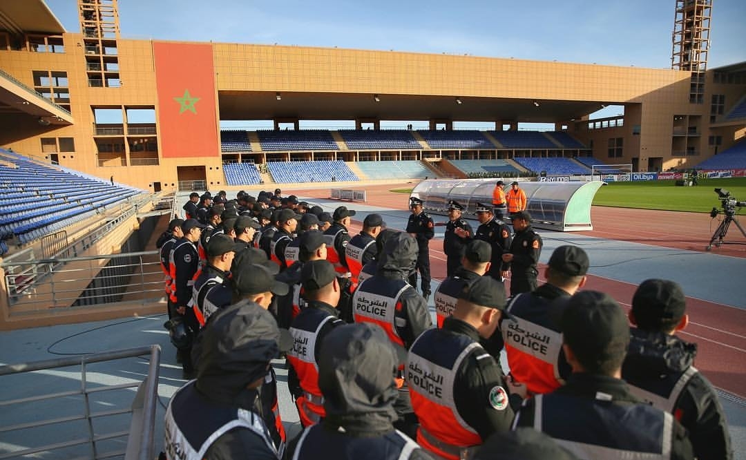 شغب الملاعب المغربية يستنفر 120 ألف شرطي.. ودور الإعلام "مفقود"!