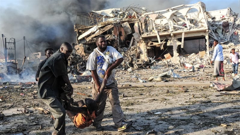 90 قتيلا على الأقل في انفجار عند نقطة تفتيش في "مقديشو"