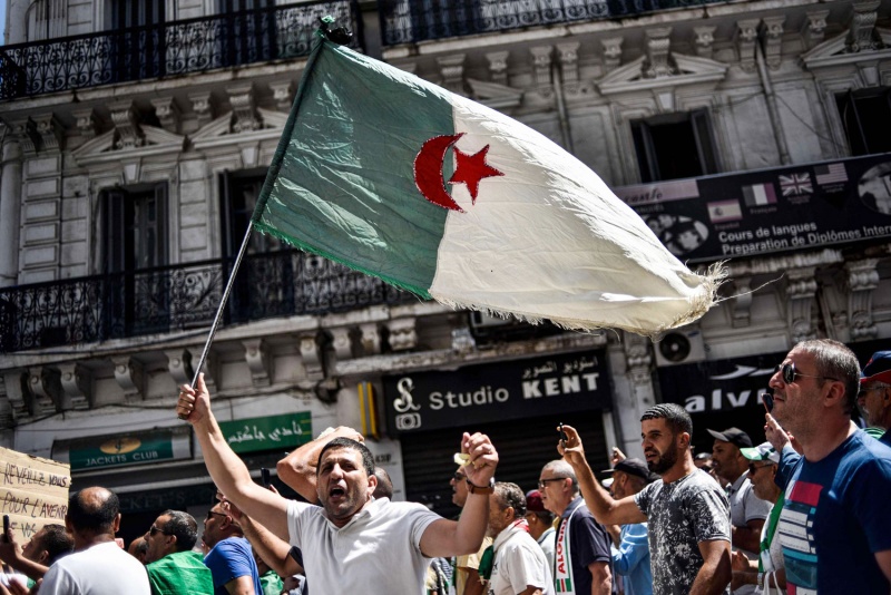  الجزائر سنة 2019.. أزمة سياسية ومطالب اجتماعية واقتصاد ريعي متعثر 