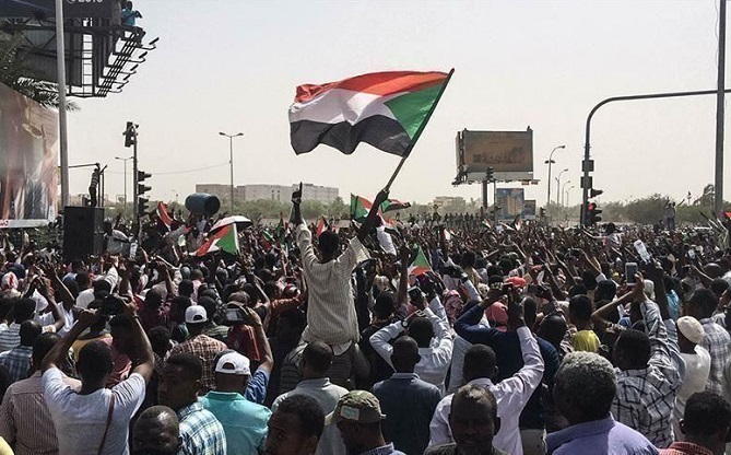 مظاهرات في السودان تطالب بتحقيق "أهداف الثورة"