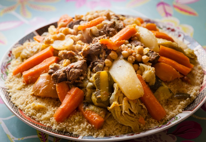 المطبخ المغربي يخطف الأضواء في العاصمة الفيتنامية