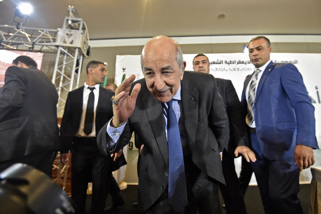  الجزائر.. تبون يؤدي اليمين الخميس وسط مظاهرات 