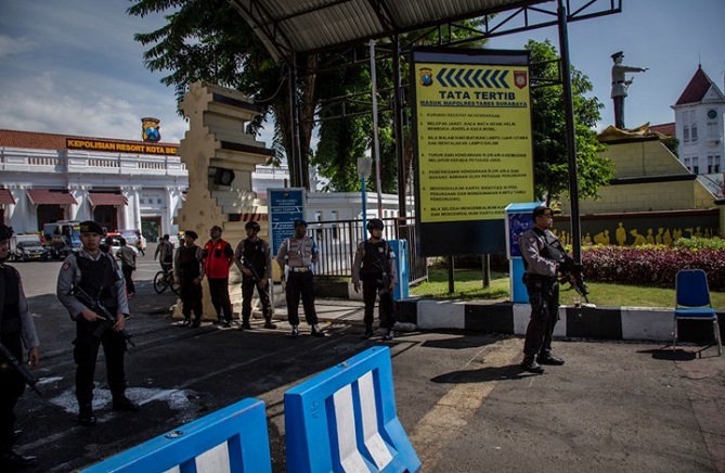  إندونيسا.. إصابة جنديين جراء انفجار في وسط جاكرتا 