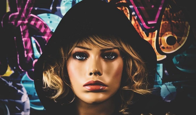 شركة منتجة للدمى الجنسية تكشف معلومات "صادمة"