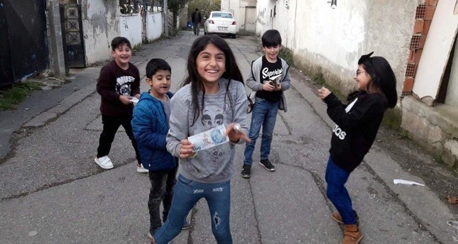 "روبن هود" يوزع المال مجددا على فقراء إسطنبول