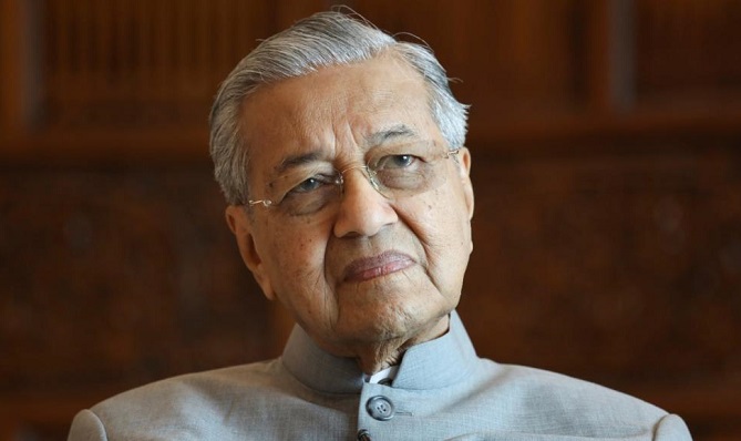 مهاتير يتعهد بحماية الإيغور إذا استجاروا ببلاده