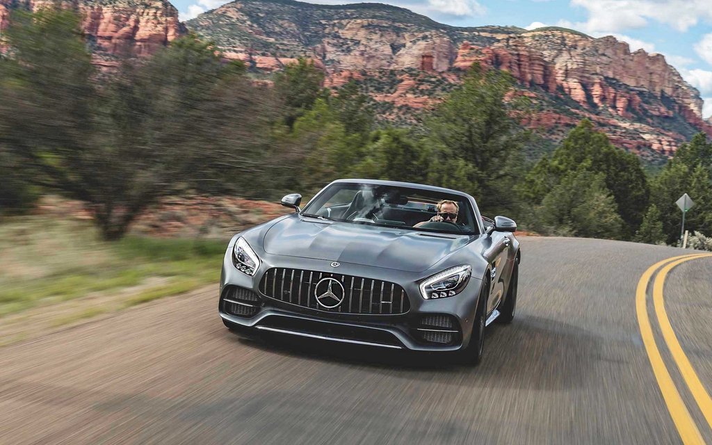 استدعاء 744 ألف سيارة "مرسيدس" بسبب عيب في سقفها الزجاجي