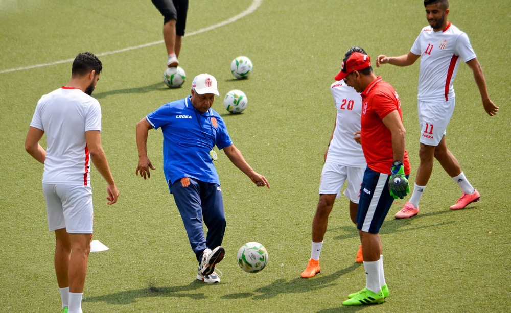 "غزالة سوس" بين نارين.. الإبقاء على "النظام"، أو طرد "الجنرال"