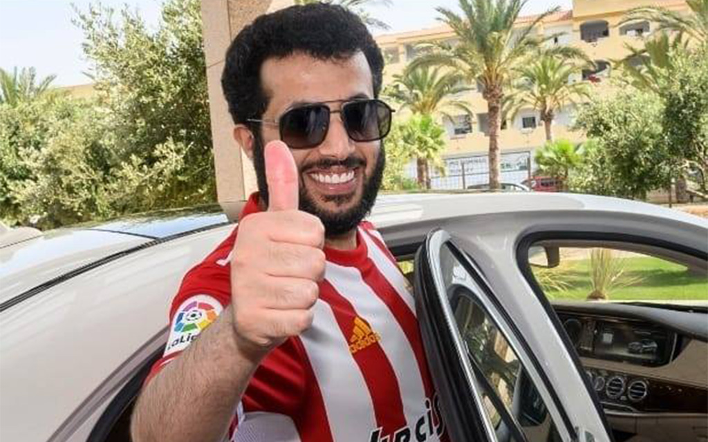 قانون الأجانب يحرم "تركي آل شيخ" من ضم أزارو إلى ألميريا الإسباني