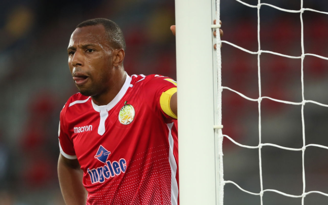 "معمرون" في البطولة.. حين يتغلب سخاء العطاء على عنفوان الشباب!