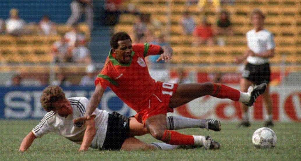 التيمومي.. "جوهرة" الكرة المغربية.. موهبة حطمتها الإصابة وتواضع رَفع الهامة