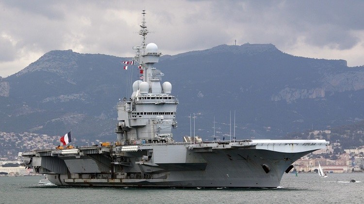 فرنسا ترسل حاملة الطائرات "شارل ديغول" إلى "البحر المتوسط" لمحاربة "داعش"!