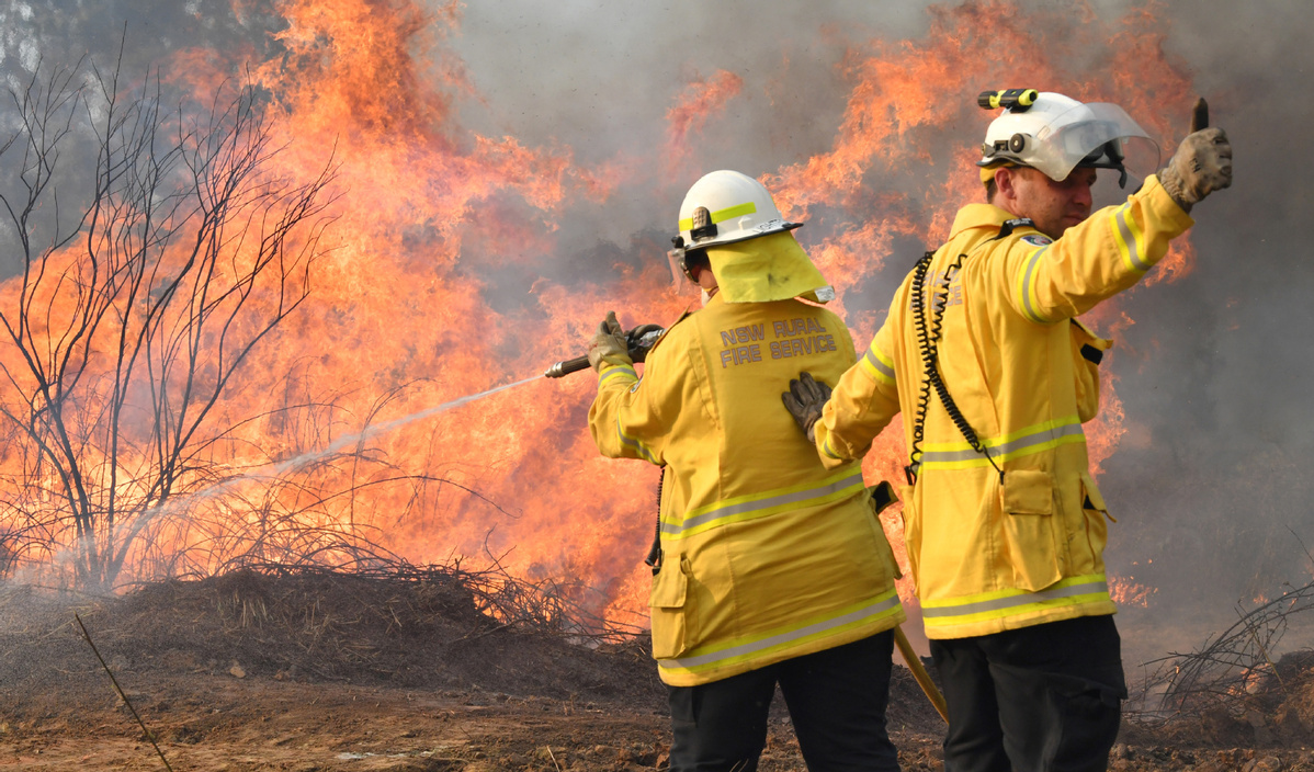  أستراليا تستدعي ثلاثة آلاف جندي في الاحتياط لمكافحة الحرائق 
