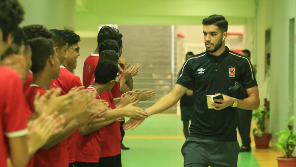  الأهلي يدفع أزارو إلى باب المغادرة.. ومستقبل المهاجم المغربي يتحدد في اسبانيا 