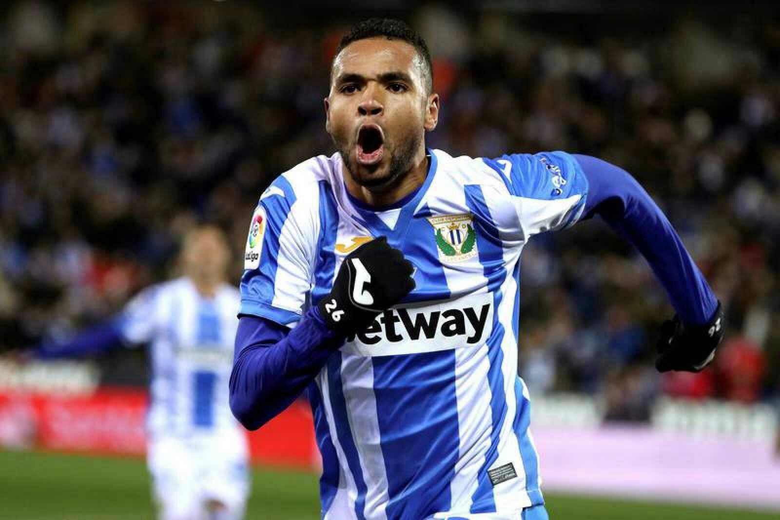  النصيري يوقع لإشبيلية الخميس في صفقة وصلت إلى 20 مليون أورو 