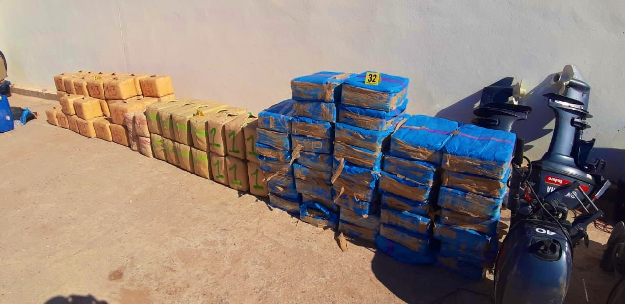 حجز طنين و988 كيلوغرام من مخدر الشيرا بمدينة طانطان