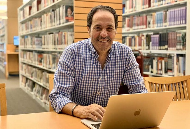 تكريم المغربي الغالي أحرشاو شخصية 2020 العربية بتونس