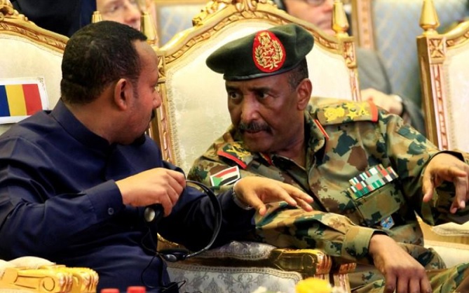 السودان يعيد فتح مجاله الجوي بعد سحق التمرد