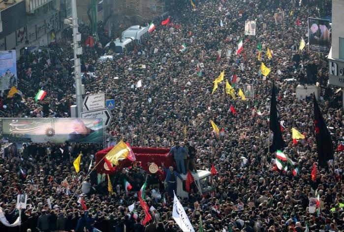 مقتل 40 أيرانيا في تشييع جثمان قاسم سليماني