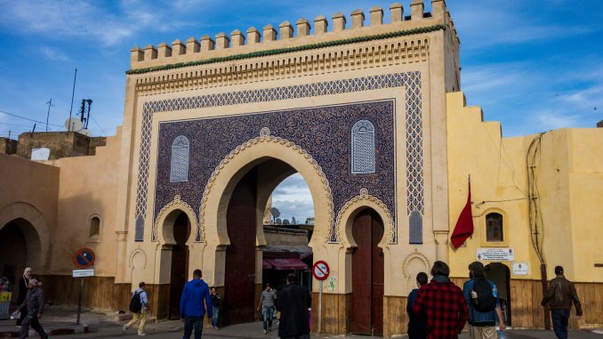 عمالة فاس تُخصص فائض الميزانية لإصلاح طرقات القرى