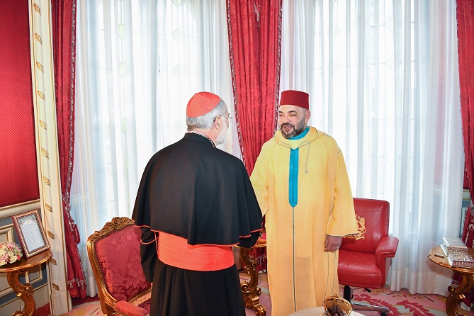  الملك محمد السادس يستقبل كاردينال الرباط بالقصر الملكي 