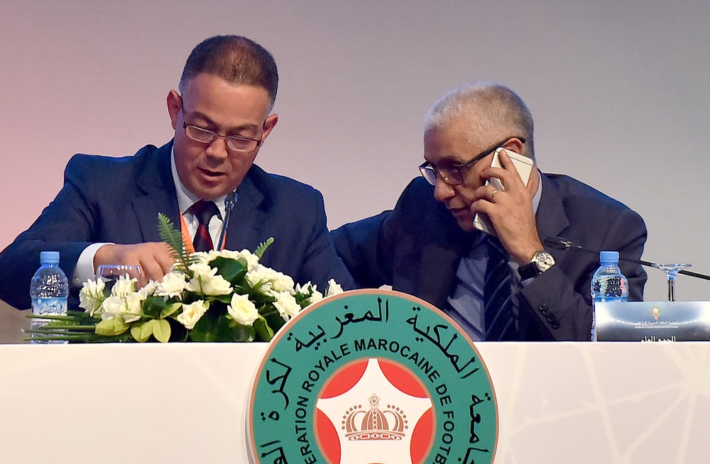 بين ملاعب لقجع والعلمي.. ضمان الجودة العالية مقابل تبذير المال العام!