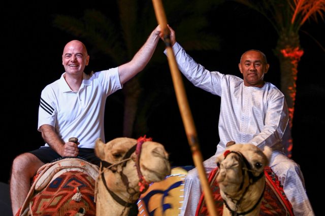  تداعيات أزمة "فساد" الـCAF.. تصفية حسابات أم بداية نهاية جهاز أحمد أحمد؟ 