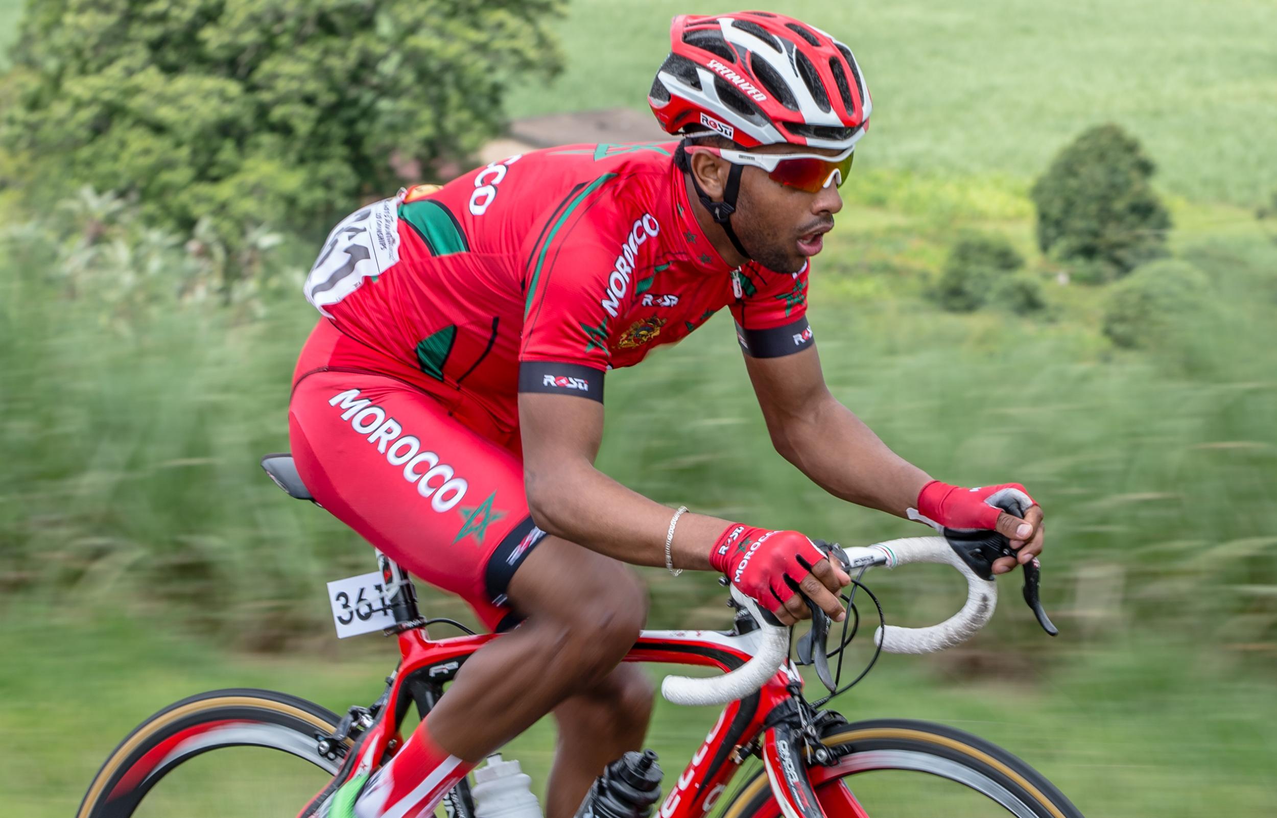 بطل المغرب في الدراجات يمثل الفريق الإسرائيلي في طواف فرنسا