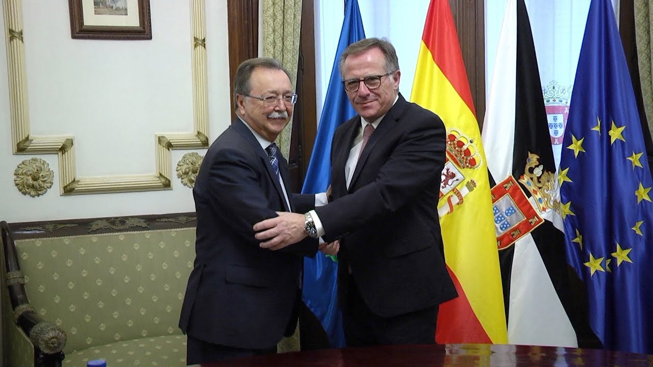  "لا يجب الركوع للمغرب".. سبتة ومليلية يبحثان سبل الانعتاق من "الخنق" المغربي 