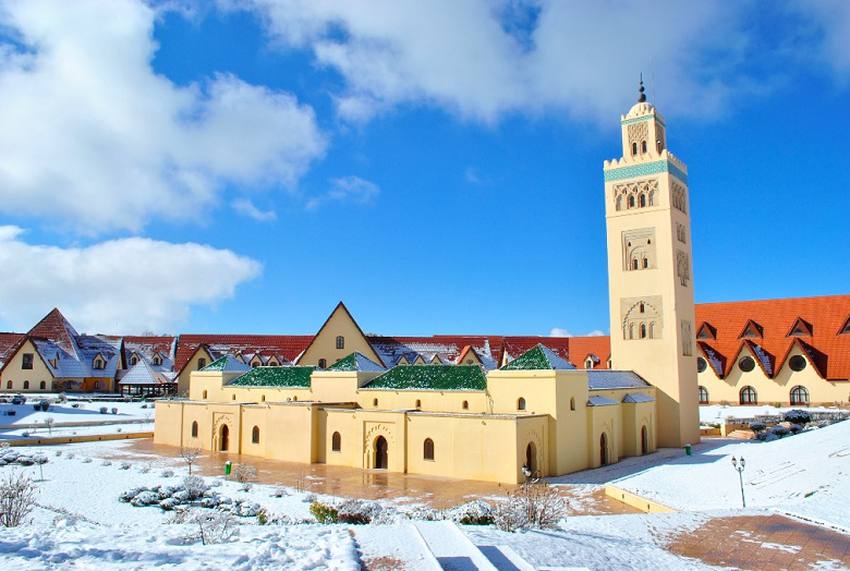 إفران: المصادقة على إنشاء 24 مشروعا للتعليم التمهيدي