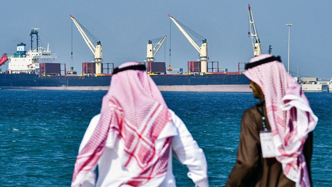 تراجع أسعار النفط بضغط من تسارع تفشي سلالات فيروس كورونا